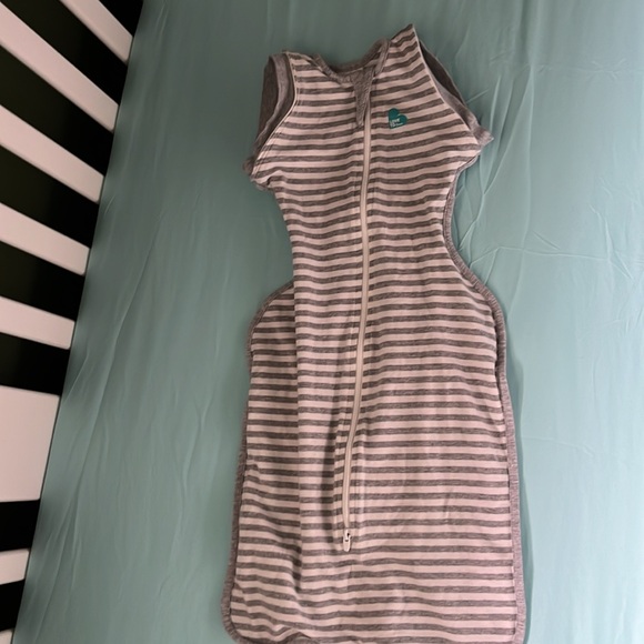 Lot of love to dream swaddles for the babies that love to sleep arms up! <3 - Picture 4 of 8